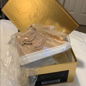 Kids shoes Designer.